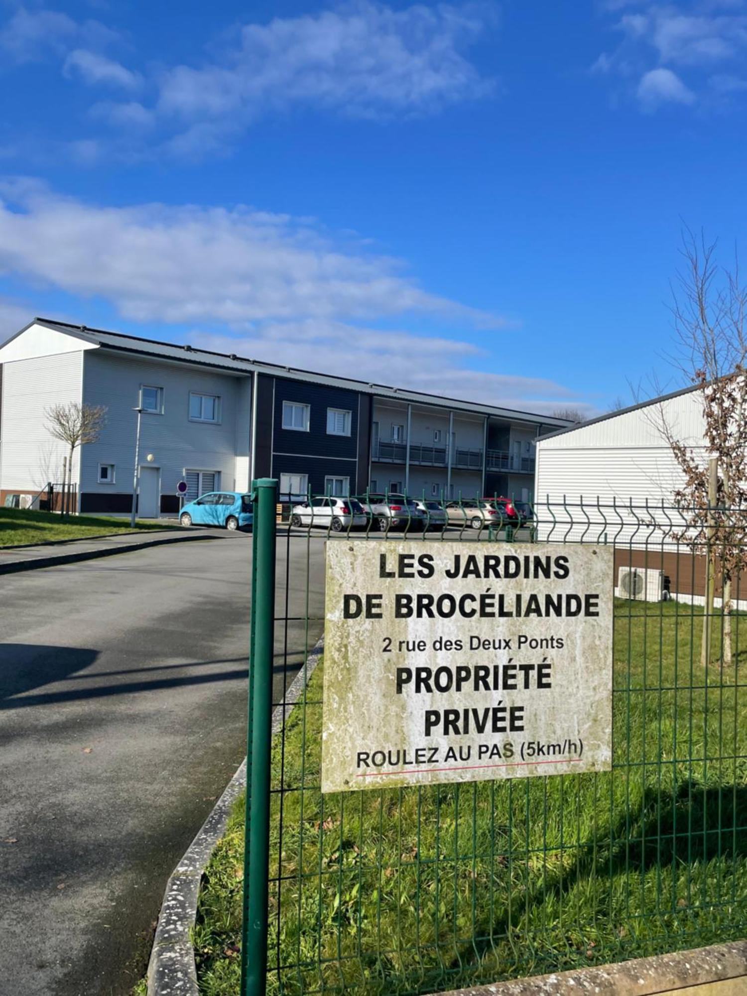Apartamento Le Jardin De Broceliande Ploërmel Exterior foto